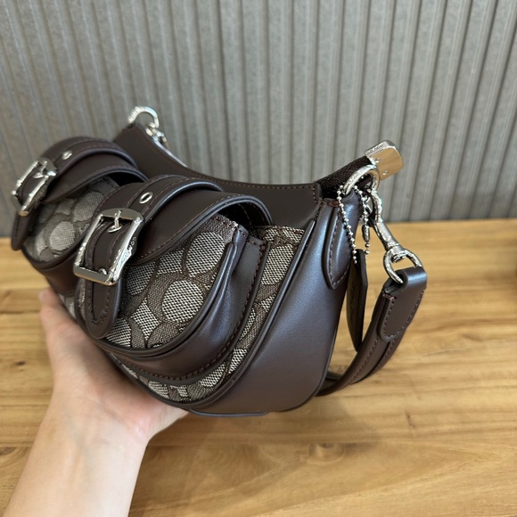 Coach Cbj00 Ashton Shoulder Bag, Jacquard Leather Maple Color - Picture 6 of 9